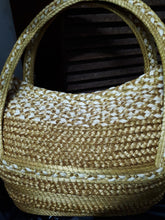 Carregar imagem no visualizador da galeria, Bolsa de Capim Dourado com Buriti Essência