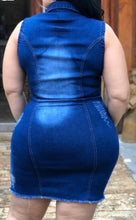 Carregar imagem no visualizador da galeria, Vestido Jeans Plus Size Bruna