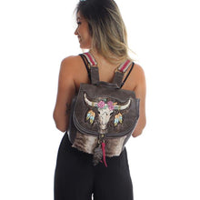 Carregar imagem no visualizador da galeria, Mochila com Bordado Indígena by Sabrina Sato