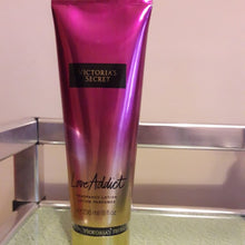 Carregar imagem no visualizador da galeria, Victoria's Secret Loção Hidratante Love Addict 236 ml