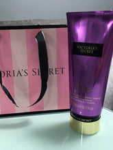 Carregar imagem no visualizador da galeria, Victoria's Secret Body Cream Kiss 200 ml