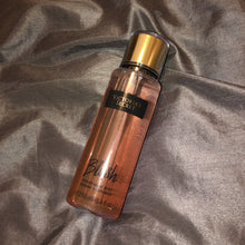 Carregar imagem no visualizador da galeria, Victoria's Secret Perfume Blush 250 ml