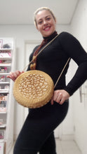 Carregar imagem no visualizador da galeria, Bolsa capim dourado disco
