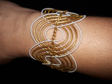 Carregar imagem no visualizador da galeria, Bracelete ouro branco capim dourado