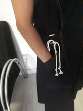 Carregar imagem no visualizador da galeria, Vestido em linho preto