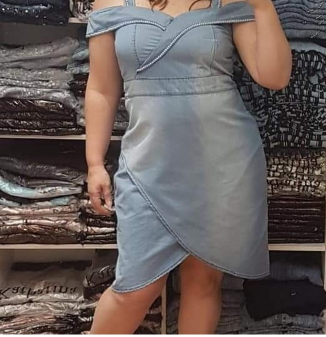 Vestido Plus size decote princesa