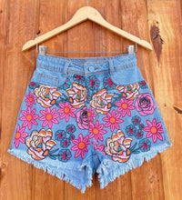 Carregar imagem no visualizador da galeria, Shorts Jeans Poliana