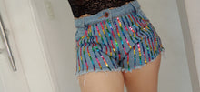 Carregar imagem no visualizador da galeria, Shorts Jeans Paetê Deolane