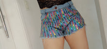 Carregar imagem no visualizador da galeria, Shorts Jeans Paetê Deolane