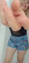 Carregar imagem no visualizador da galeria, Shorts Jeans Paetê Deolane