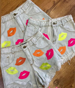 Shorts Kiss Me
