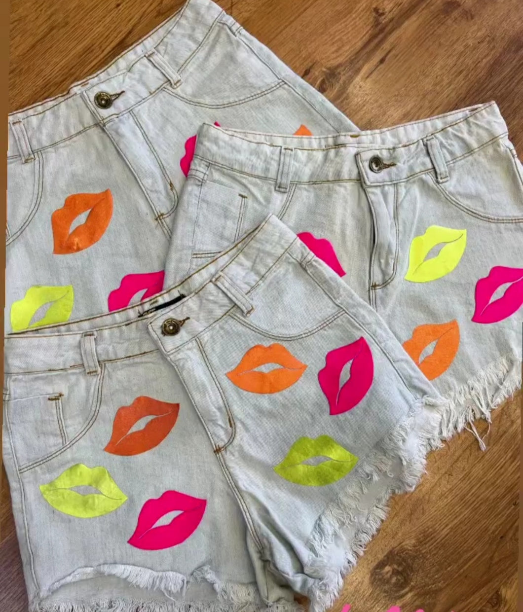 Shorts Kiss Me